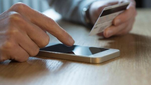 GOLPE DO SPOOFING: CRIMINOSOS FALSIFICAM NÚMEROS DE TELEFONE PARA ROUBAR DADOS E DINHEIRO