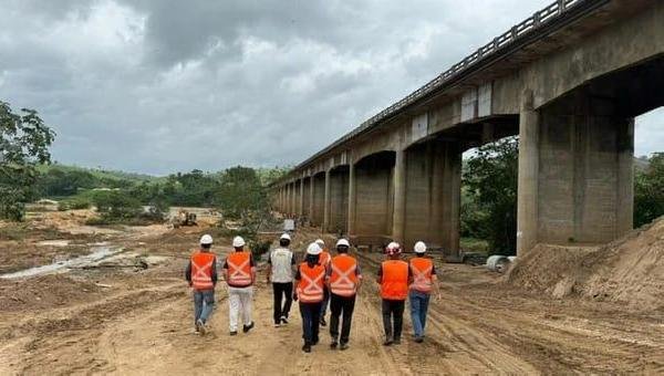 ÔNIBUS E CAMINHÕES DEVEM VOLTAR A TRAFEGAR NA PONTE SOBRE O RIO JEQUITINHONHA DIA 15 DE DEZEMBRO