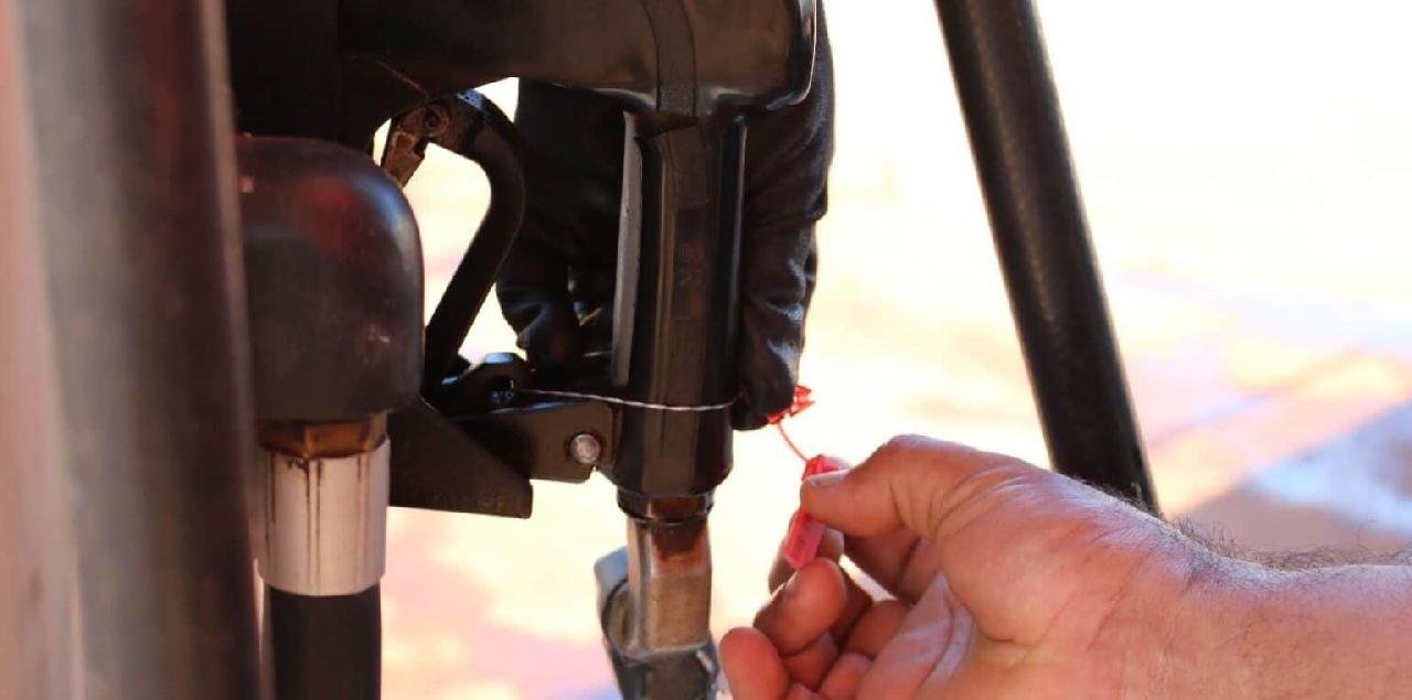 POSTO LEGAL IDENTIFICA GASOLINA ADULTERADA EM POSTO DE FEIRA DE SANTANA