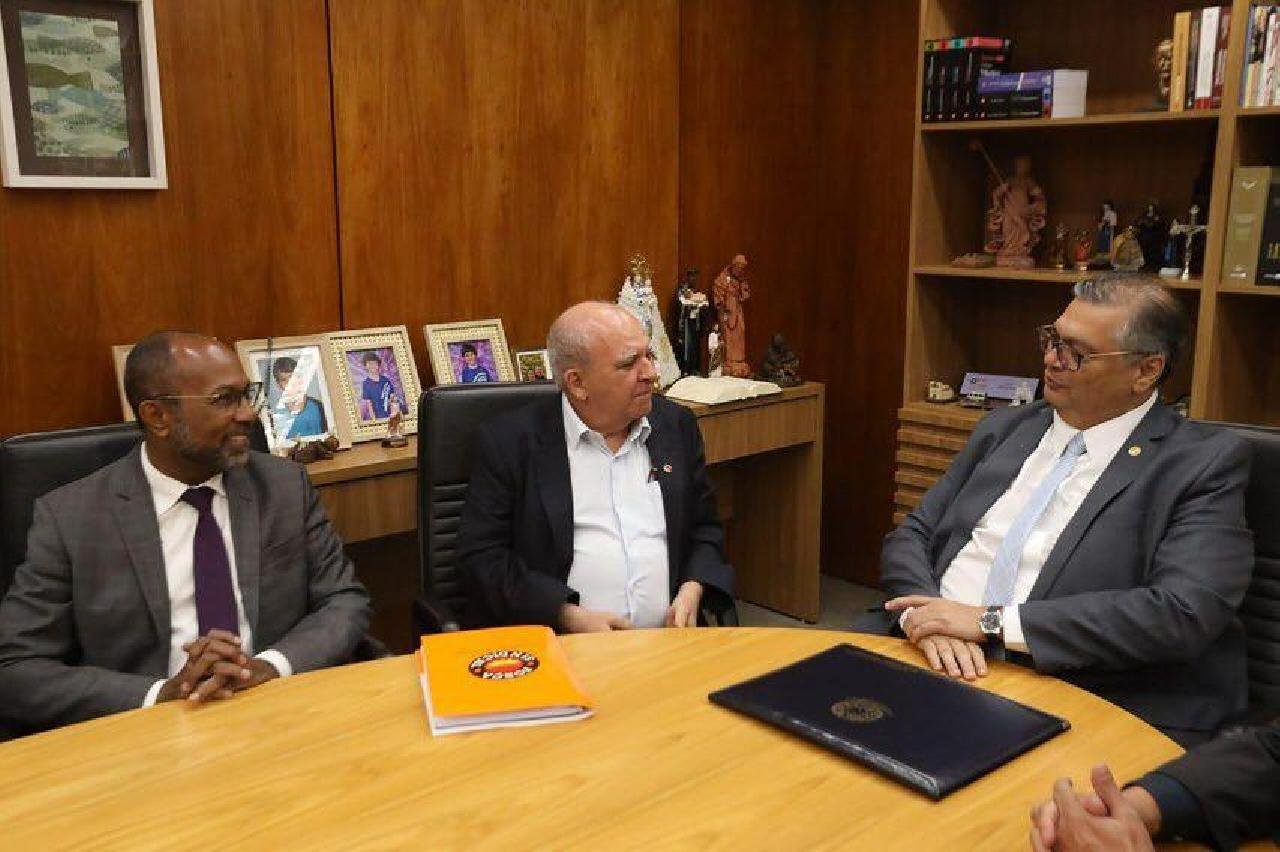 EM BRASÍLIA, BEBETO GALVÃO SE REÚNE COM MINISTRO FLÁVIO DINO E PRESIDENTE DA FORÇA SINDICAL NACIONAL EM BRASÍLIA, BEBETO GALVÃO SE REÚNE COM MINISTRO FLÁVIO DINO E PRESIDENTE DA FORÇA SINDICAL NACIONAL