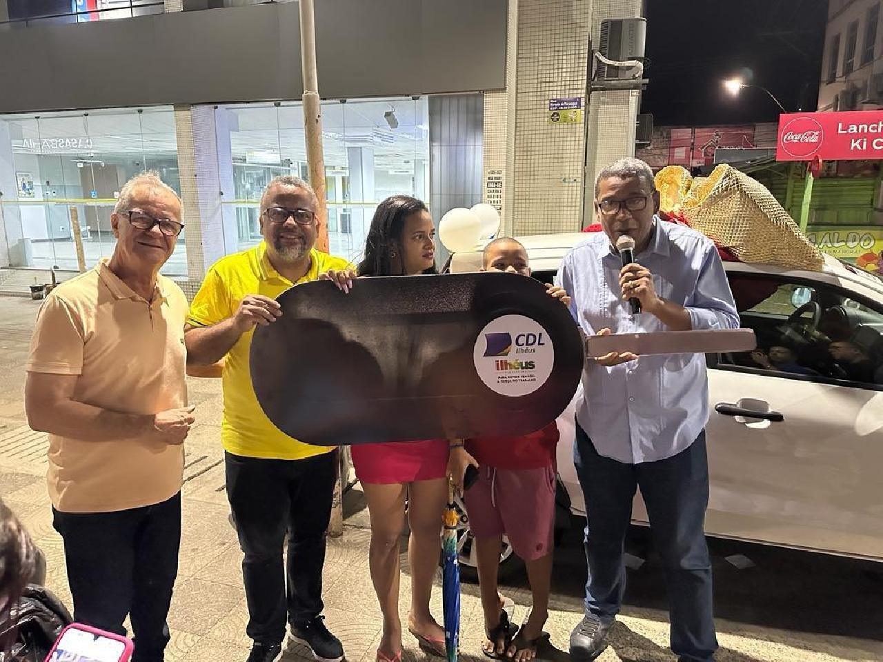 SORTEIO DE UM CARRO ZERO E MUITA EMOÇÃO MARCARAM O ÚLTIMO SORTEIO DA CAMPANHA ILHÉUS DA SORTE SORTEIO DE UM CARRO ZERO E MUITA EMOÇÃO MARCARAM O ÚLTIMO SORTEIO DA CAMPANHA ILHÉUS DA SORTE