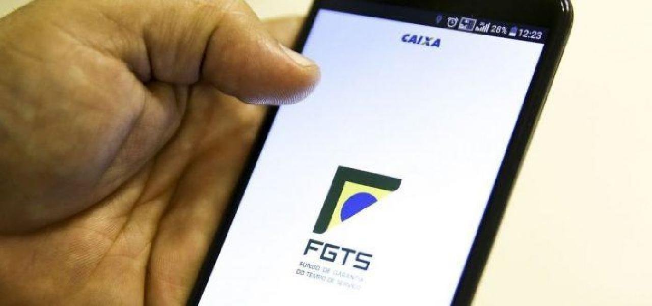 PESQUISA APONTA QUE 38% DOS BRASILEIROS DEVEM USAR FGTS PARA PAGAR DÍVIDAS PESQUISA APONTA QUE 38% DOS BRASILEIROS DEVEM USAR FGTS PARA PAGAR DÍVIDAS