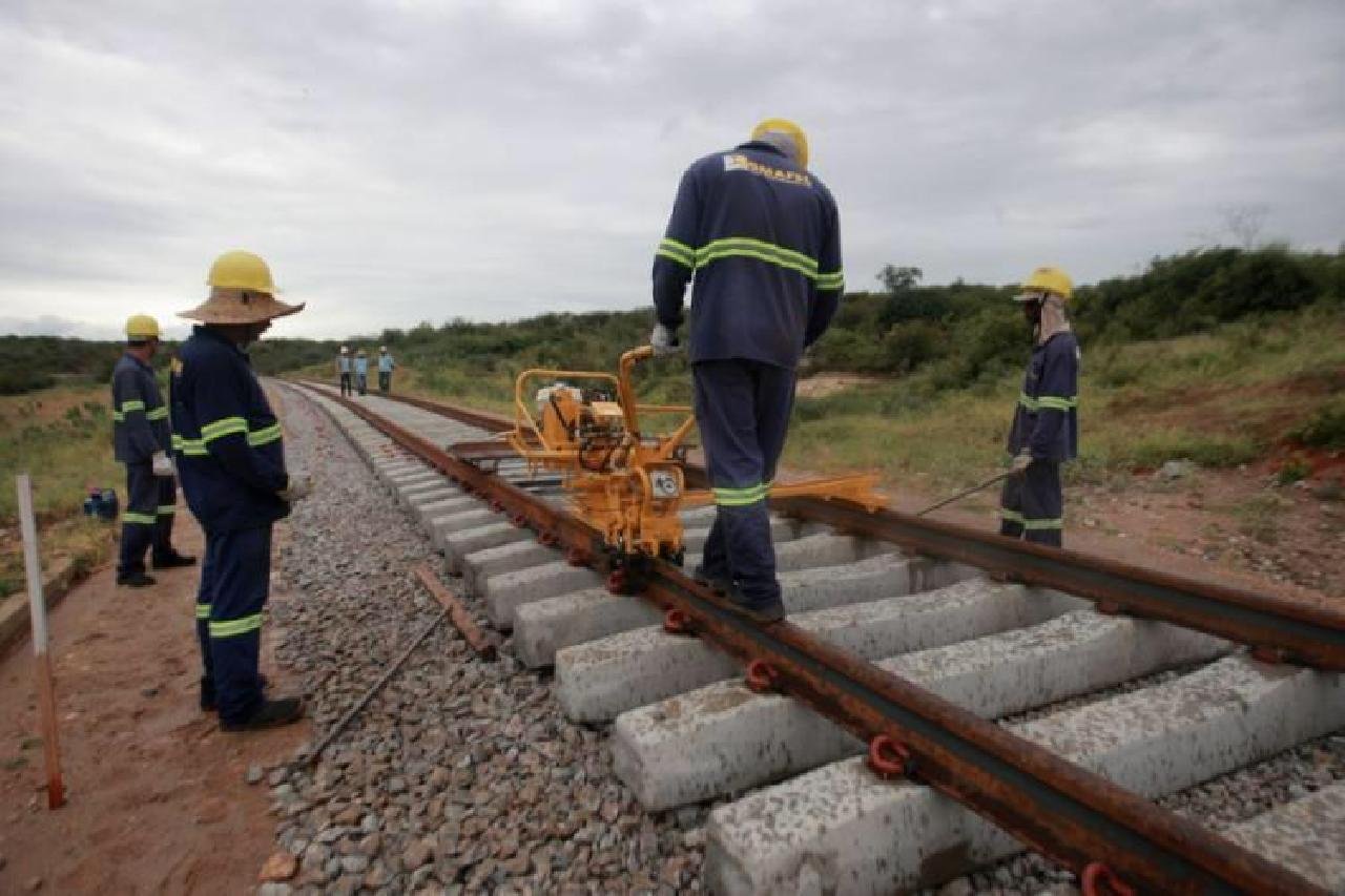 FIOL PODERÁ GERAR ATÉ 60 MIL EMPREGOS DURANTE OBRAS, AFIRMA EXECUTIVO DA BAMIN FIOL PODERÁ GERAR ATÉ 60 MIL EMPREGOS DURANTE OBRAS, AFIRMA EXECUTIVO DA BAMIN