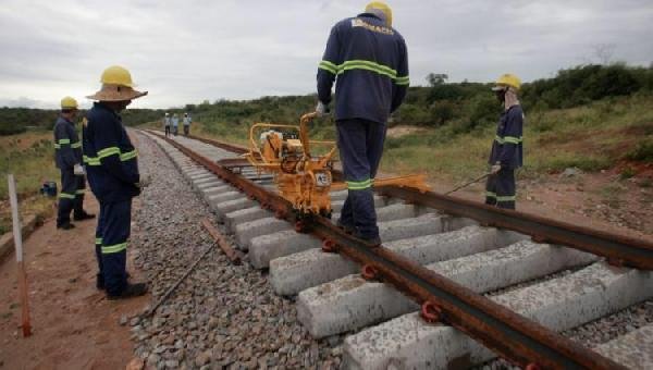 FIOL PODERÁ GERAR ATÉ 60 MIL EMPREGOS DURANTE OBRAS, AFIRMA EXECUTIVO DA BAMIN