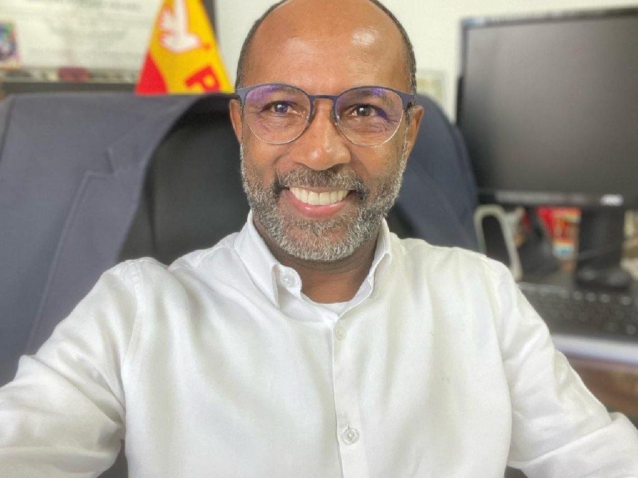 VICE-PREFEITO BEBETO SE RECUPERA BEM APÓS CIRURGIA E DEVE RETORNAR ÀS ATIVIDADES DO EXECUTIVO MUNICIPAL NO FINAL DE AGOSTO VICE-PREFEITO BEBETO SE RECUPERA BEM APÓS CIRURGIA E DEVE RETORNAR ÀS ATIVIDADES DO EXECUTIVO MUNICIPAL NO FINAL DE AGOSTO