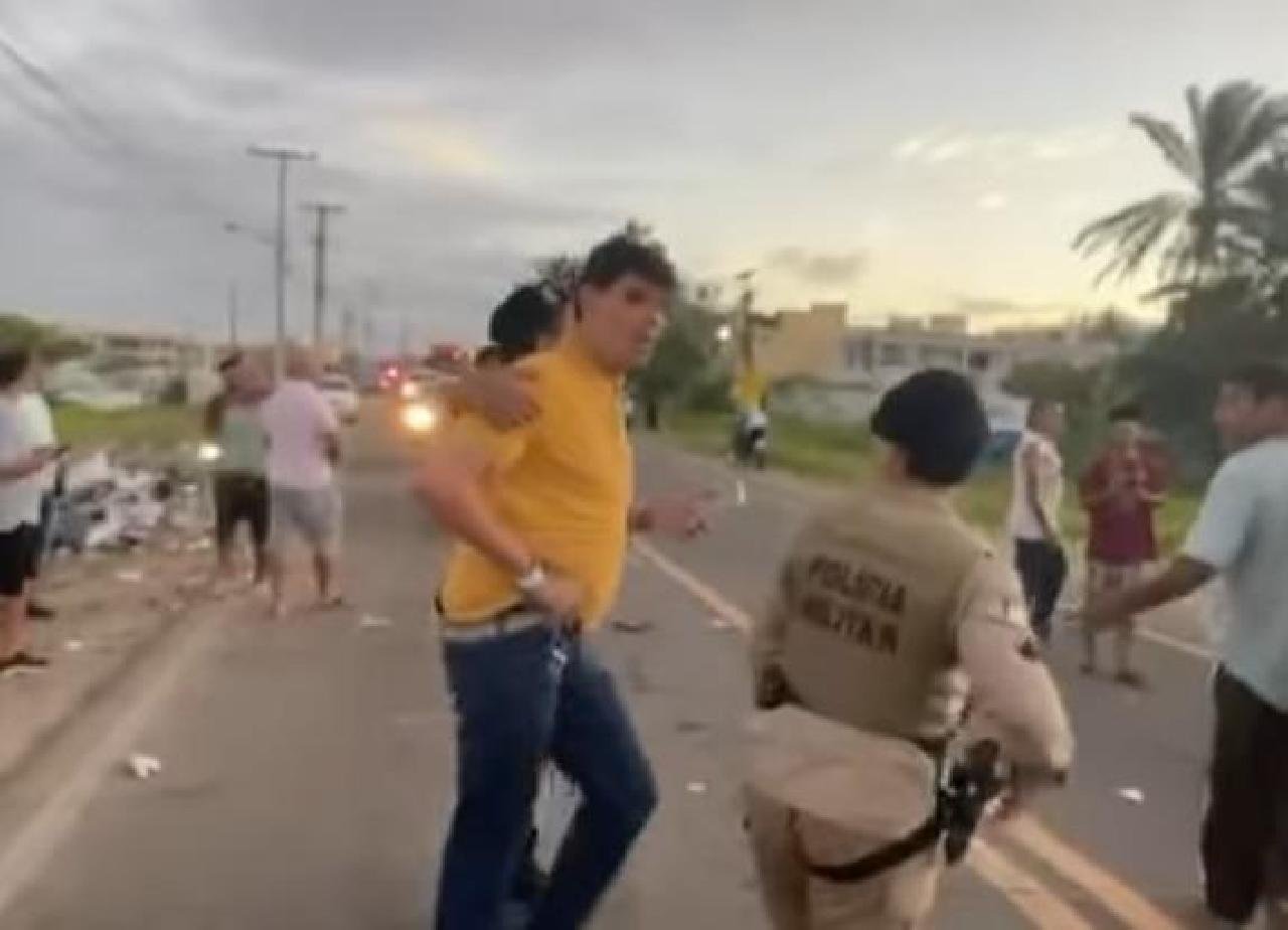 MOTORISTA É PRESO COM SINAIS DE EMBRIAGUEZ APÓS ACIDENTE COM TRÊS VEÍCULOS EM ILHÉUS