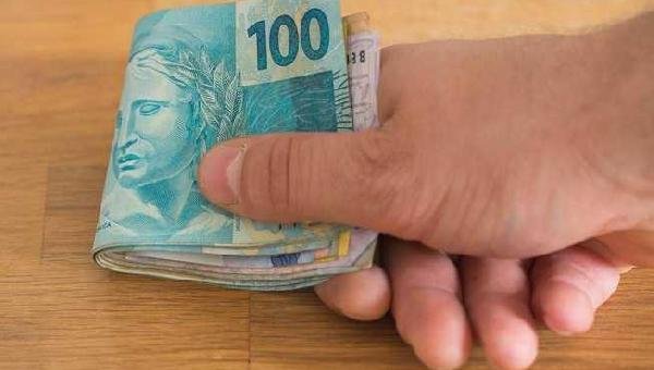 SEM AUMENTO REAL, SALÁRIO MÍNIMO SERÁ DE R$ 1.039 EM 2020