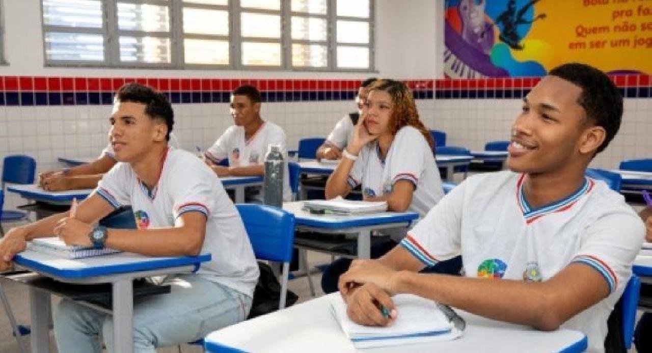 ESCOLAS COM MELHORES DESEMPENHOS PODERÃO CONCORRER A R$ 10 MILHÕES DO PRÊMIO IDEBA ESCOLAS COM MELHORES DESEMPENHOS PODERÃO CONCORRER A R$ 10 MILHÕES DO PRÊMIO IDEBA