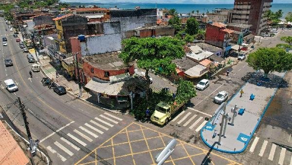PODA DE ÁRVORES É REALIZADA NO MALHADO EM ILHÉUS