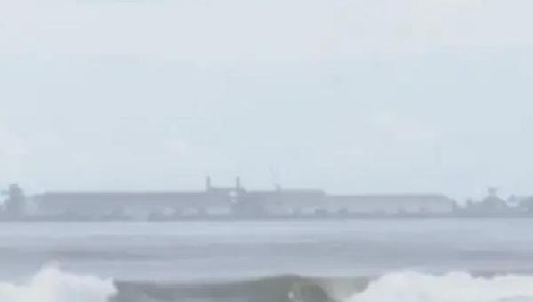 MARINHA RESGATA TRIPULANTES DE VELEIRO QUE NAUFRAGOU EM ILHÉUS 