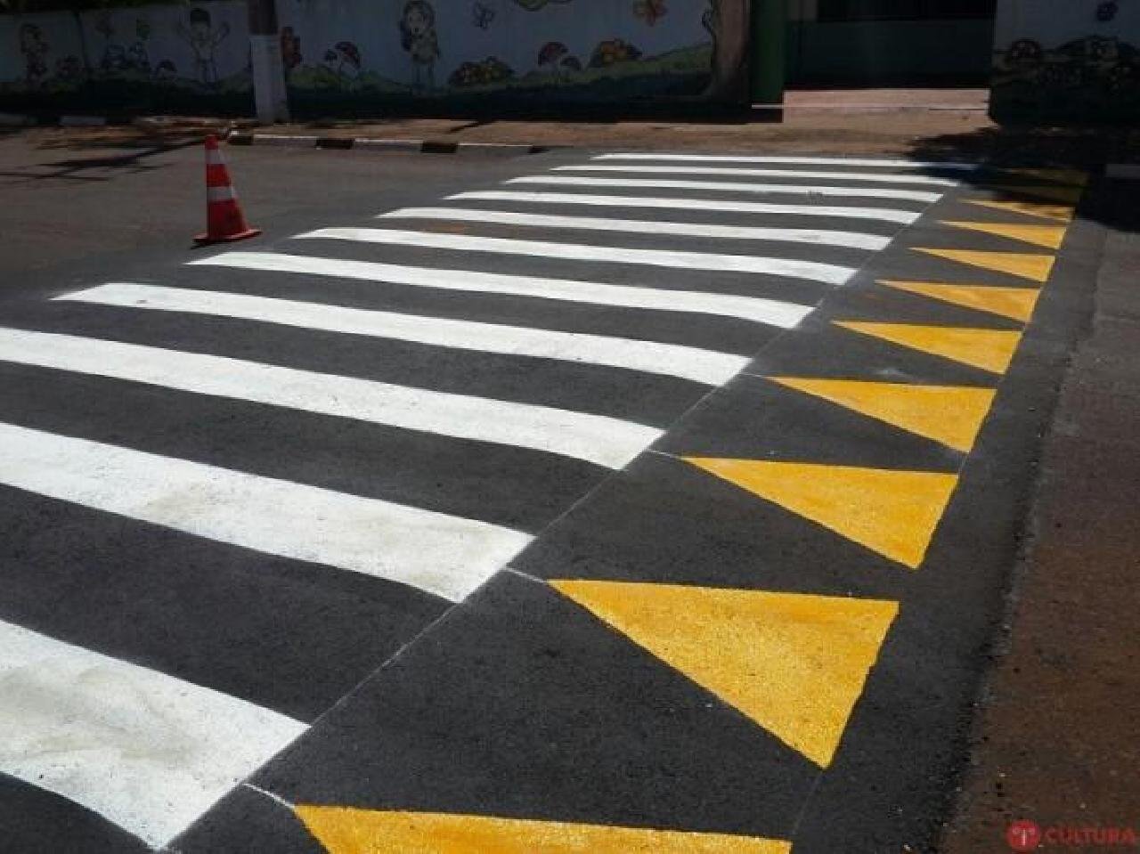 ILHÉUS: MARÃO CONFIRMA COLOCAÇÃO DE FAIXAS ELEVADAS, MAS NÃO DIZ QUANDO ILHÉUS: MARÃO CONFIRMA COLOCAÇÃO DE FAIXAS ELEVADAS, MAS NÃO DIZ QUANDO