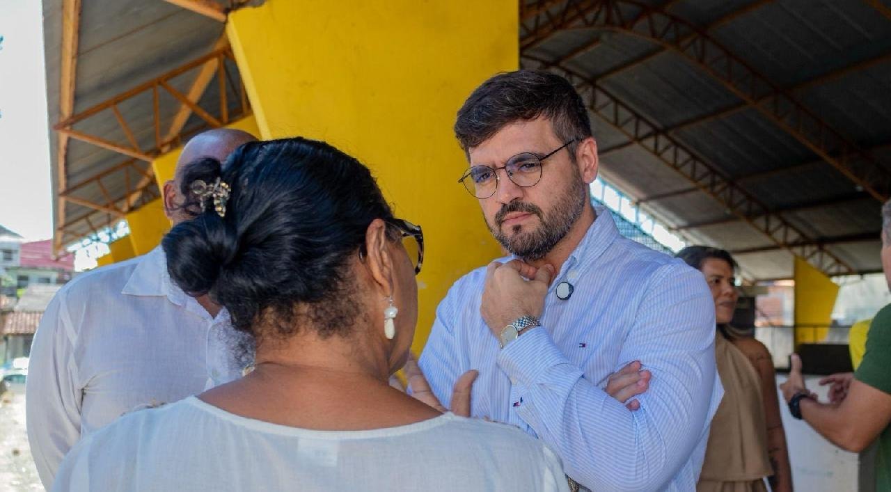 PREFEITO DE ILHÉUS VISITA QUADRA DA CONQUISTA E AVALIA MELHORIAS NA ESTRUTURA PREFEITO DE ILHÉUS VISITA QUADRA DA CONQUISTA E AVALIA MELHORIAS NA ESTRUTURA