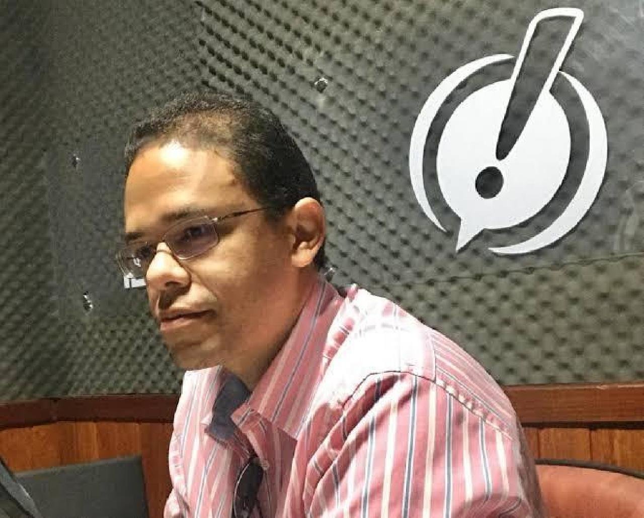 " A CHUVA DANIFICOU MUITO NOSSO ASFALTO, MAS AS RUAS JÁ ESTÃO SENDO RECUPERADAS" AFIRMA SECRETÁRIO. " A CHUVA DANIFICOU MUITO NOSSO ASFALTO, MAS AS RUAS JÁ ESTÃO SENDO RECUPERADAS" AFIRMA SECRETÁRIO.