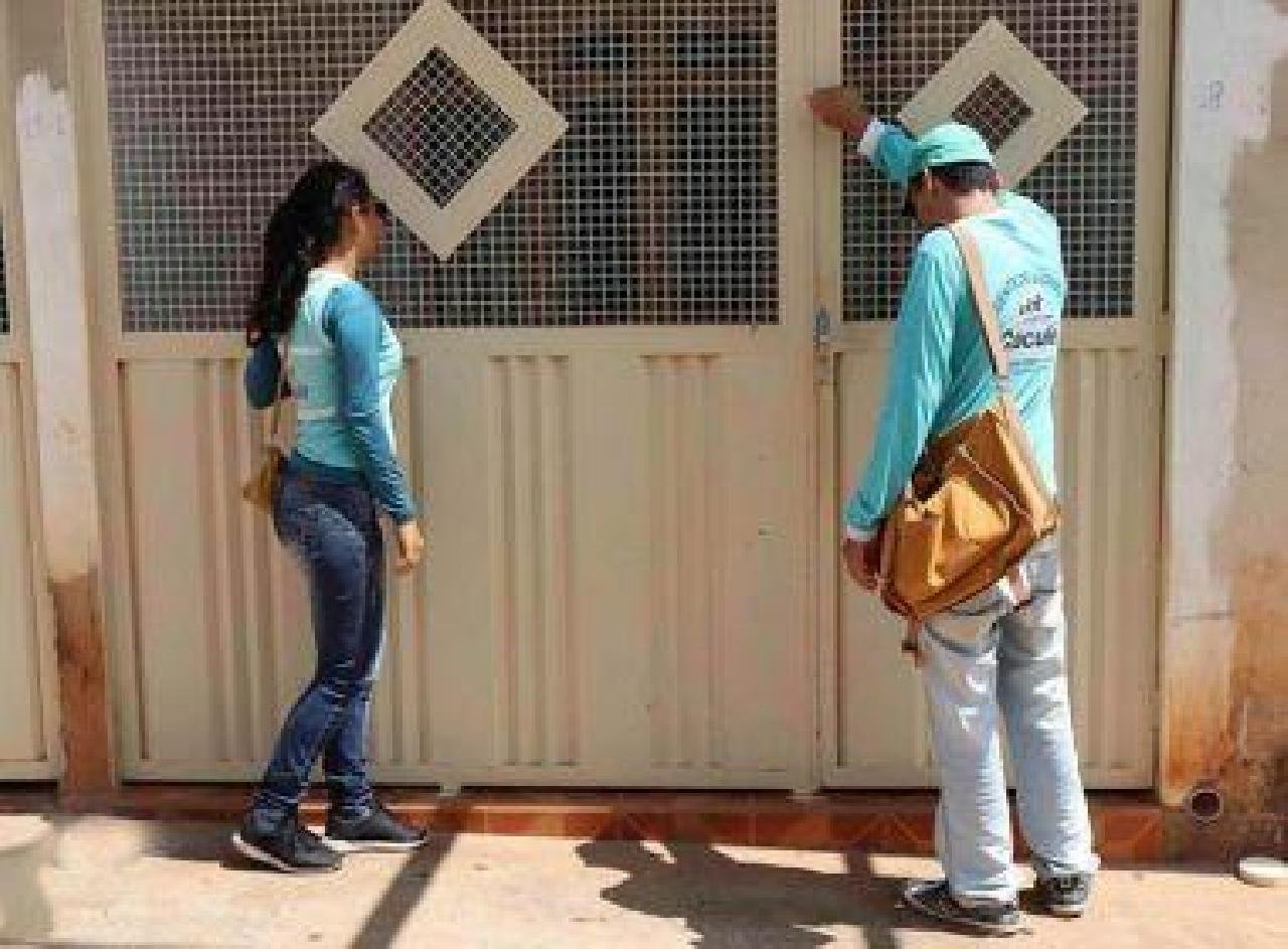 EUNÁPOLIS: JUSTIÇA OBRIGA PREFEITURA A INVADIR CASAS FECHADAS PARA COMBATER AEDES AEGYPTI EUNÁPOLIS: JUSTIÇA OBRIGA PREFEITURA A INVADIR CASAS FECHADAS PARA COMBATER AEDES AEGYPTI