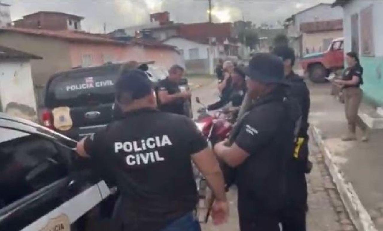 OPERAÇÃO JANUS CUMPRE MANDADOS NO CONJUNTO PENAL DE ITABUNA E PRENDE QUATRO INVESTIGADOS POR TRÁFICO