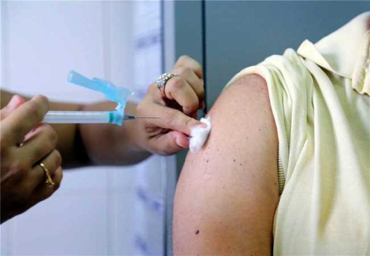 ILHÉUS INICIA CAMPANHA DE VACINAÇÃO CONTRA A INFLUENZA, IDOSOS COMPÕEM GRUPO PRIORITÁRIO ILHÉUS INICIA CAMPANHA DE VACINAÇÃO CONTRA A INFLUENZA, IDOSOS COMPÕEM GRUPO PRIORITÁRIO