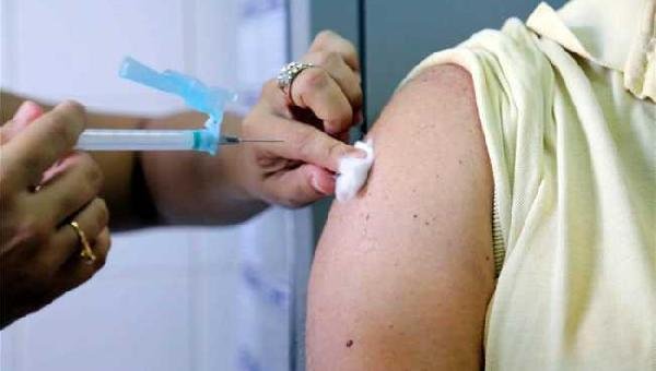 ILHÉUS INICIA CAMPANHA DE VACINAÇÃO CONTRA A INFLUENZA, IDOSOS COMPÕEM GRUPO PRIORITÁRIO