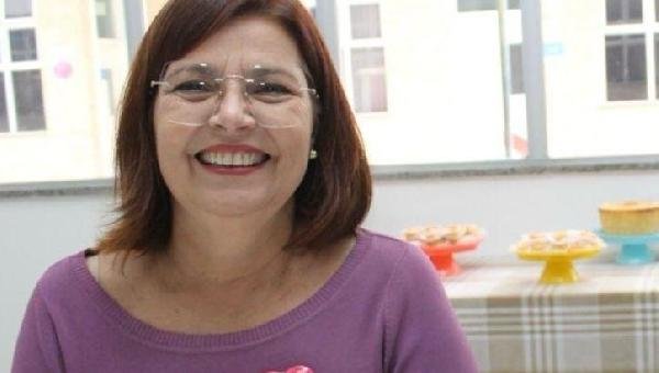 ADÉLIA PINHEIRO MINIMIZA ATAQUES DE CONCORRENTES E DECLARA QUE SEU FOCO ESTÁ NAS PROPOSTAS DE GOVERNO