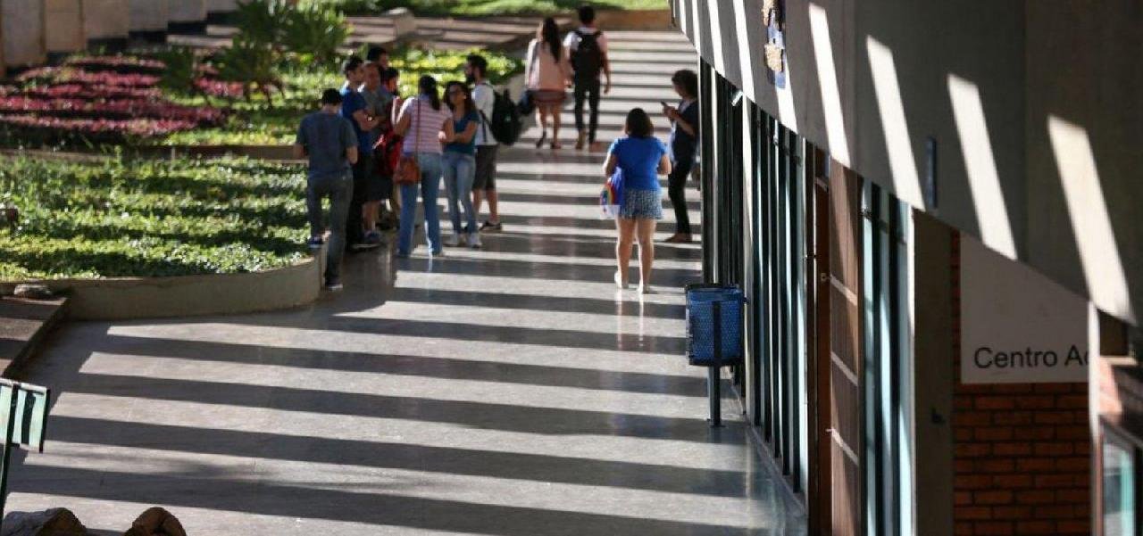 INADIMPLÊNCIA NO ENSINO SUPERIOR CRESCE 29,9%