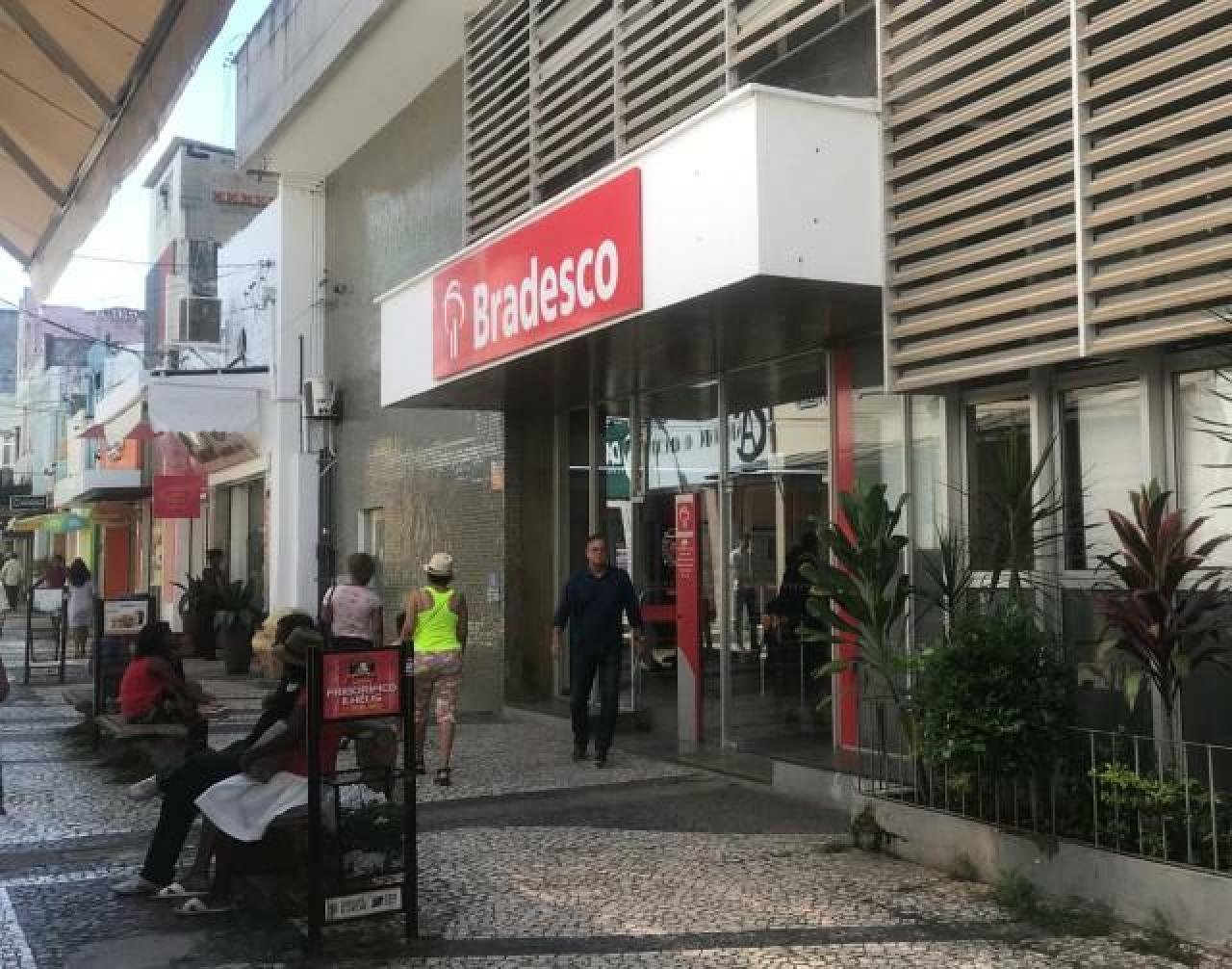 BRADESCO PENSA EM ABRIR POSTOS NO MALHADO E NELSON COSTA BRADESCO PENSA EM ABRIR POSTOS NO MALHADO E NELSON COSTA