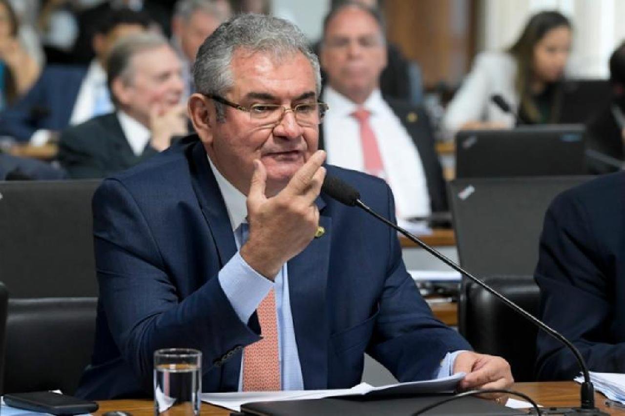 VOTAÇÃO DA LEI DE FAKE NEWS É ADIADA APÓS MUDANÇAS DE SENADOR BAIANO VOTAÇÃO DA LEI DE FAKE NEWS É ADIADA APÓS MUDANÇAS DE SENADOR BAIANO