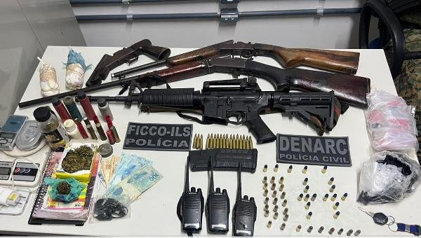 POLICIAIS PRENDEM LÍDER DE FACÇÃO EM ILHÉUS; COMPARSA MORRE EM CONFRONTO