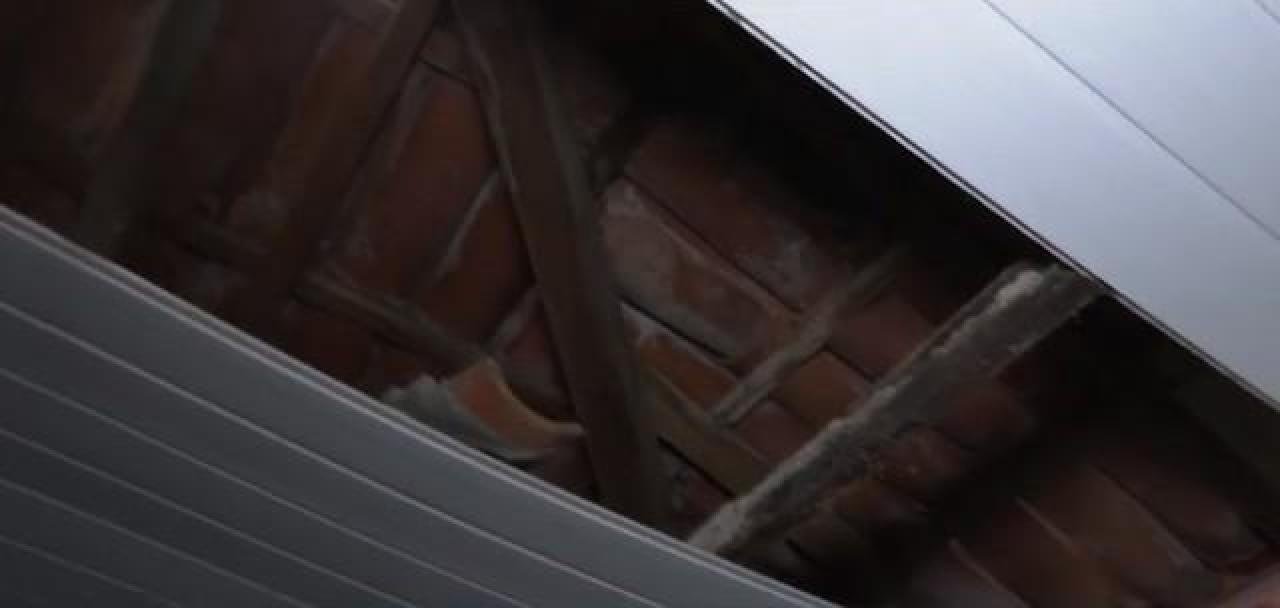 PARTE DO FORRO DO TETO DE POSTO DE SAÚDE DESABA EM ITABUNA PARTE DO FORRO DO TETO DE POSTO DE SAÚDE DESABA EM ITABUNA