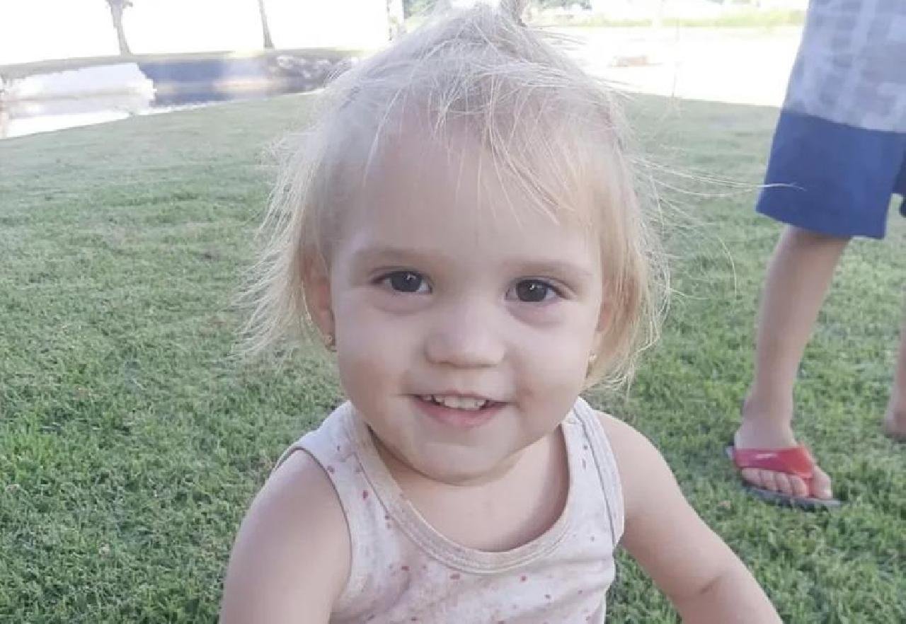 MENINA DE 3 ANOS MORRE APÓS PNEU DO CARRO EM QUE ELA ESTAVA COM A FAMÍLIA ESTOURAR NO OESTE DA BAHIA MENINA DE 3 ANOS MORRE APÓS PNEU DO CARRO EM QUE ELA ESTAVA COM A FAMÍLIA ESTOURAR NO OESTE DA BAHIA