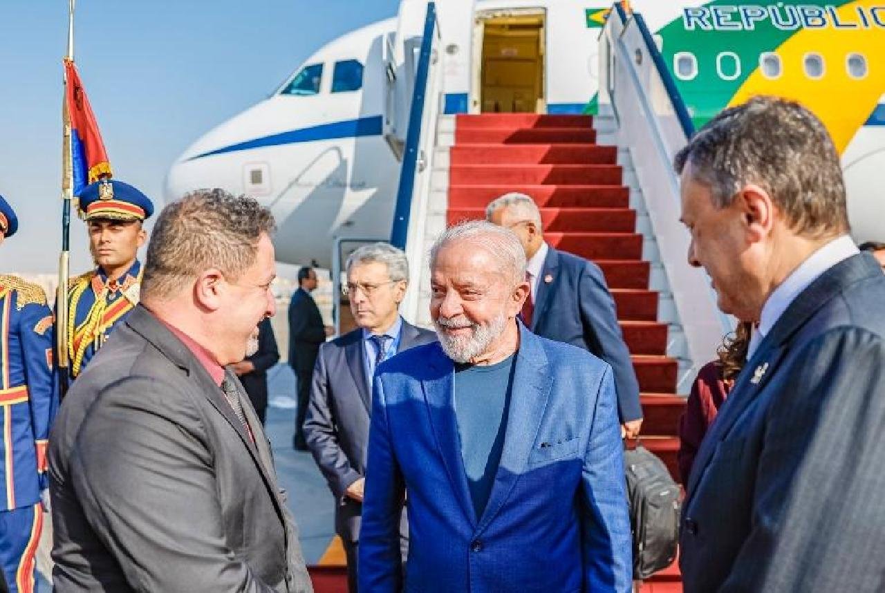 LULA DESEMBARCA NO EGITO EM PRIMEIRA VIAGEM INTERNACIONAL DO ANO LULA DESEMBARCA NO EGITO EM PRIMEIRA VIAGEM INTERNACIONAL DO ANO