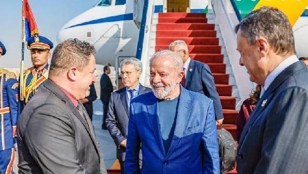 LULA DESEMBARCA NO EGITO EM PRIMEIRA VIAGEM INTERNACIONAL DO ANO