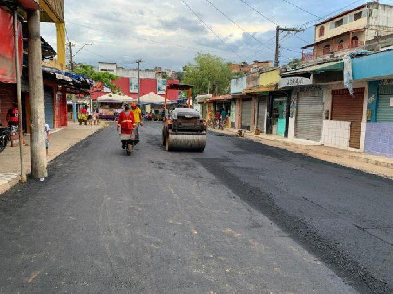 PREFEITURA DE ILHÉUS INICIA PAVIMENTAÇÃO NA CENTRAL DE ABASTECIMENTO DO MALHADO; SERVIÇO TAMBÉM SEGUE NO TEOTÔNIO VILELA PREFEITURA DE ILHÉUS INICIA PAVIMENTAÇÃO NA CENTRAL DE ABASTECIMENTO DO MALHADO; SERVIÇO TAMBÉM SEGUE NO TEOTÔNIO VILELA