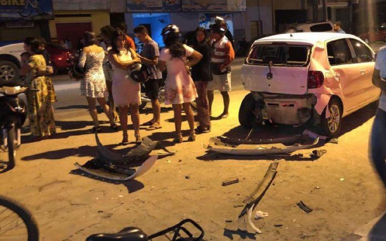 BEBÊ MORRE AO SER LANÇADO DE CARRO ATINGIDO POR OUTRO VEÍCULO EM TEIXEIRA DE FREITAS BEBÊ MORRE AO SER LANÇADO DE CARRO ATINGIDO POR OUTRO VEÍCULO EM TEIXEIRA DE FREITAS