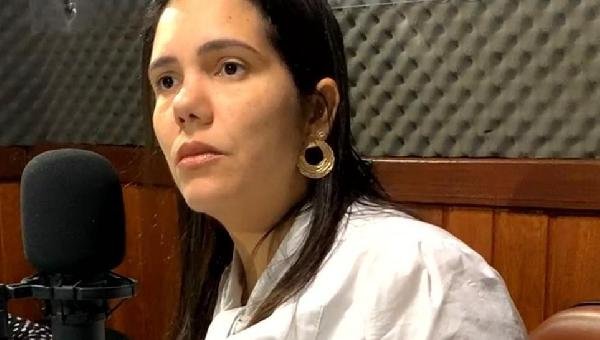 ELEIÇÃO PARA DIRETORES EM ILHÉUS: EVANI CAVALCANTE EXPLICA EDITAL, ESCOLAS SEM CHAPAS E MUDANÇAS NA GESTÃO