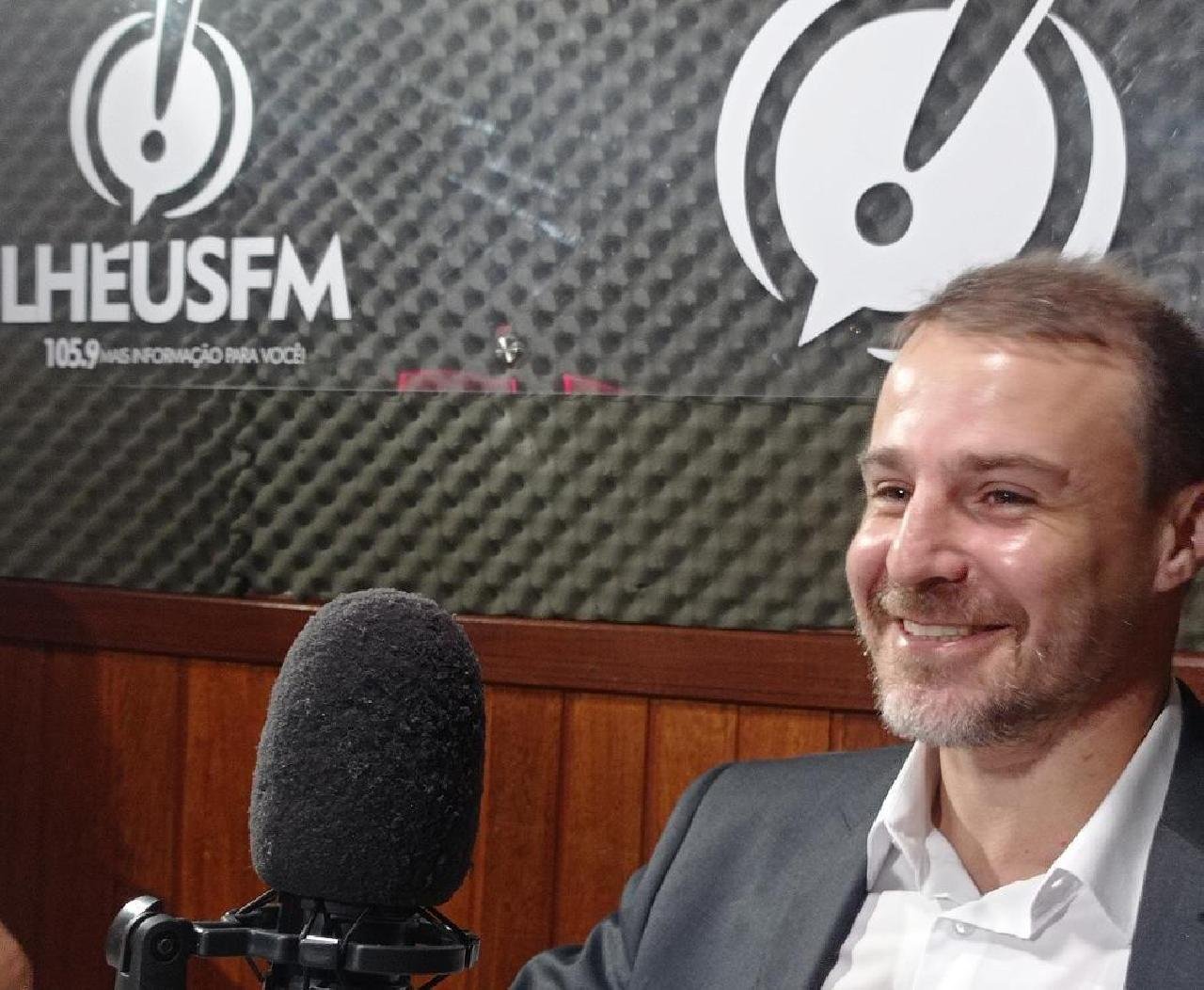 VEREADOR DIZ QUE DESISTIU DE DOAR SALÁRIO PORQUE PRECISOU ARCAR COM CUSTOS DE SUA EQUIPE, DOAÇÕES E CAMPANHA VEREADOR DIZ QUE DESISTIU DE DOAR SALÁRIO PORQUE PRECISOU ARCAR COM CUSTOS DE SUA EQUIPE, DOAÇÕES E CAMPANHA