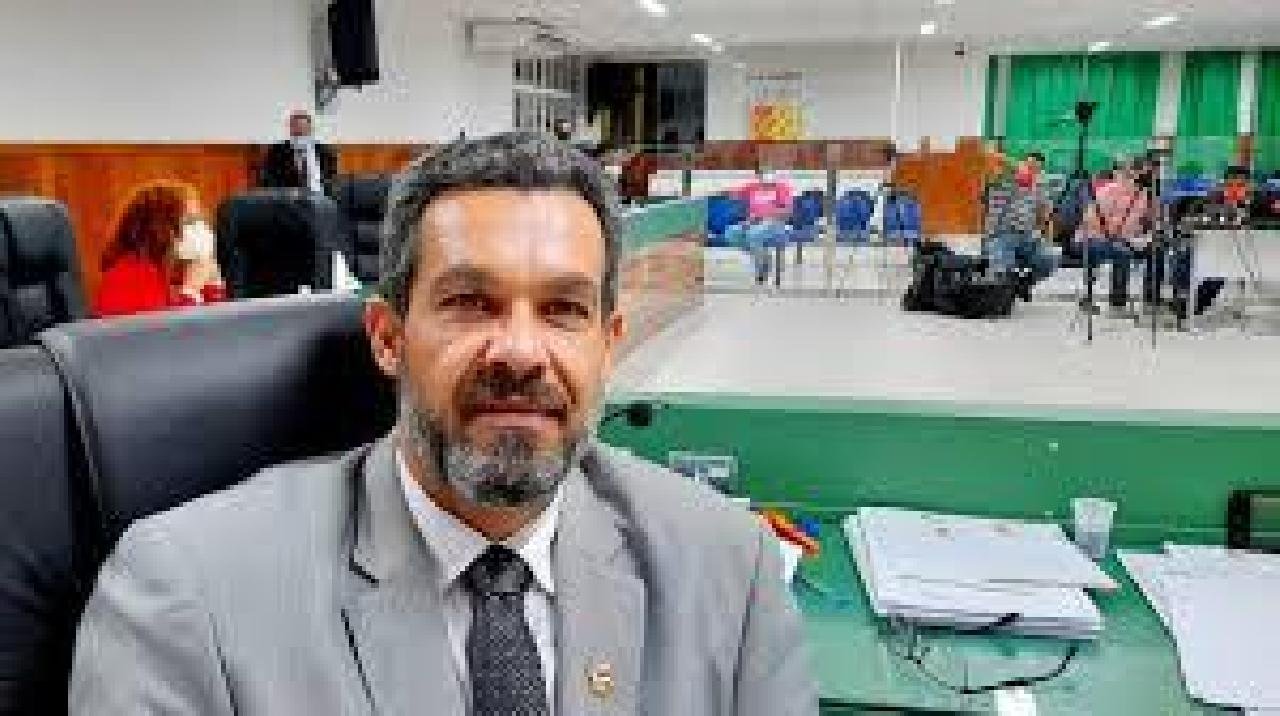 VEREADOR LUCA LIMA TEM PRAZO DE 10 DIAS PARA SE DEFENDER DA ACUSAÇÃO DE QUEBRA DE DECORO VEREADOR LUCA LIMA TEM PRAZO DE 10 DIAS PARA SE DEFENDER DA ACUSAÇÃO DE QUEBRA DE DECORO