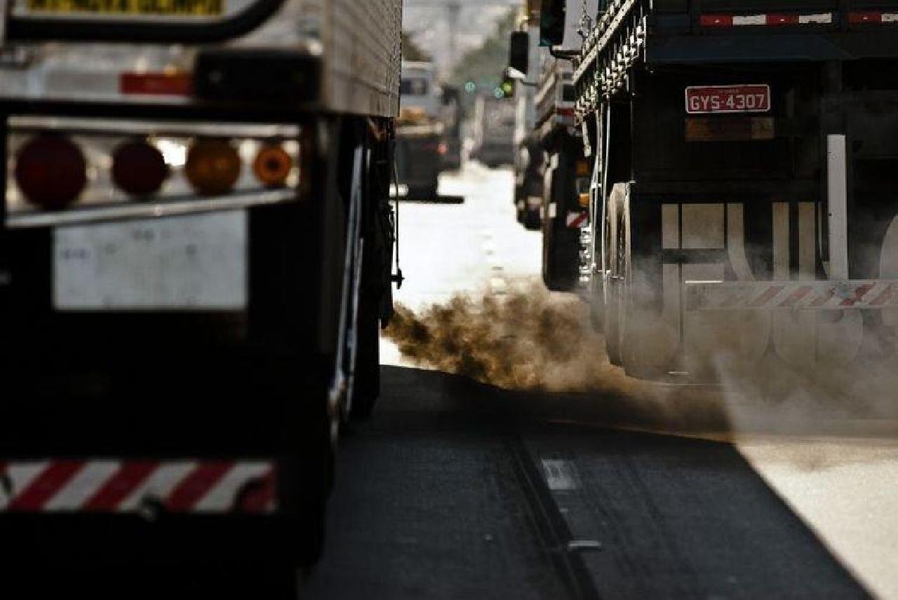 AMSTERDÃ PROIBIRÁ VEÍCULOS A GASOLINA E DIESEL A APARTIR DE 2030 AMSTERDÃ PROIBIRÁ VEÍCULOS A GASOLINA E DIESEL A APARTIR DE 2030