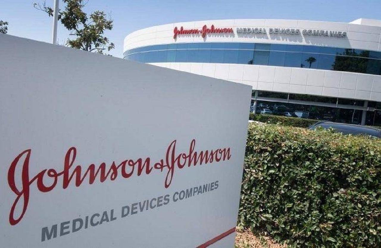 JOHNSON & JOHNSON’S SUSPENDE TESTES DE VACINA CONTRA COVID-19 APÓS DOENÇA DE PARTICIPANTE JOHNSON & JOHNSON’S SUSPENDE TESTES DE VACINA CONTRA COVID-19 APÓS DOENÇA DE PARTICIPANTE