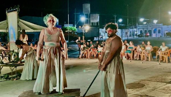 TEATRO POPULAR DE ILHÉUS LANÇA 31 LIVROS EM GRANDE CELEBRAÇÃO LITERÁRIA PELOS 30 ANOS DO GRUPO 