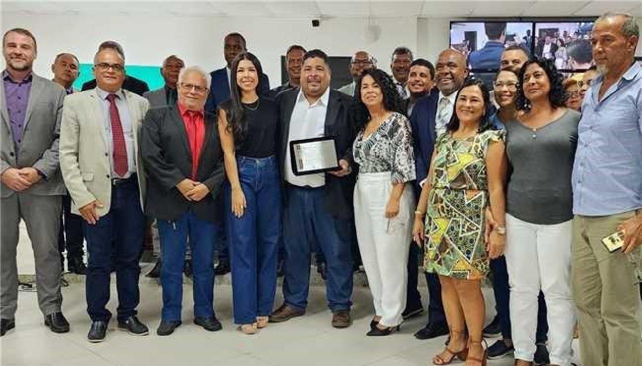 KEKETA É HOMENAGEADO PELA CÂMARA COM MOÇÃO DE APLAUSOS E CONGRATULAÇÕES POR 30 ANOS DE CARREIRA KEKETA É HOMENAGEADO PELA CÂMARA COM MOÇÃO DE APLAUSOS E CONGRATULAÇÕES POR 30 ANOS DE CARREIRA