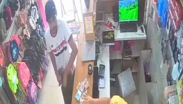 ASSALTO EM LOJA NO CENTRO DE ITABUNA ASSUSTA COMERCIANTES E CLIENTES