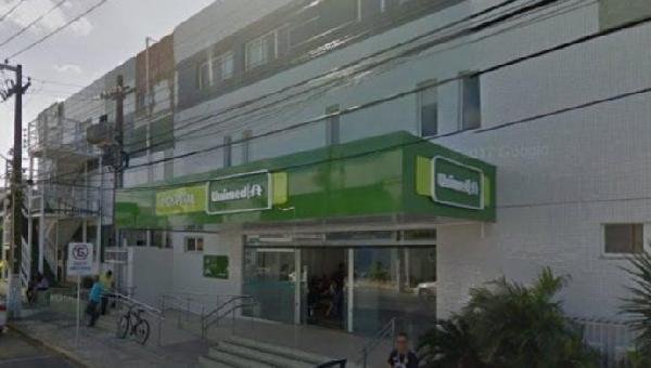 BANDIDOS ARMADOS FAZEM ARRASTÃO EM HOSPITAL EM ARACAJU