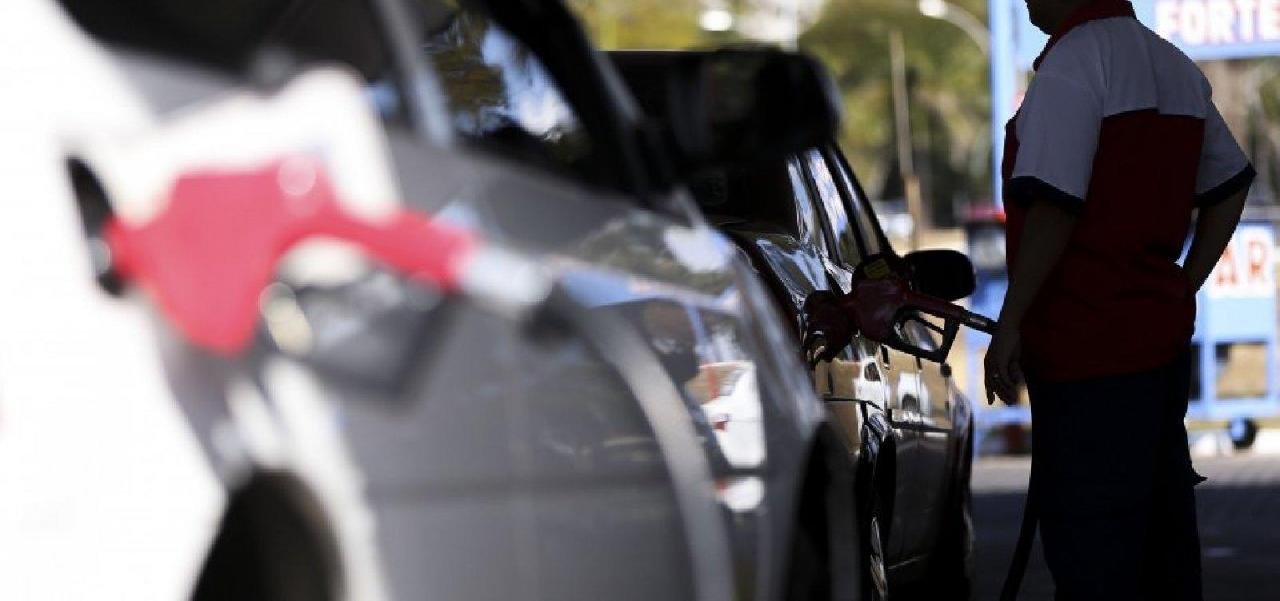 PETROBRAS REDUZIRÁ EM 3% VALOR DE GASOLINA E DIESEL NAS REFINARIAS PETROBRAS REDUZIRÁ EM 3% VALOR DE GASOLINA E DIESEL NAS REFINARIAS