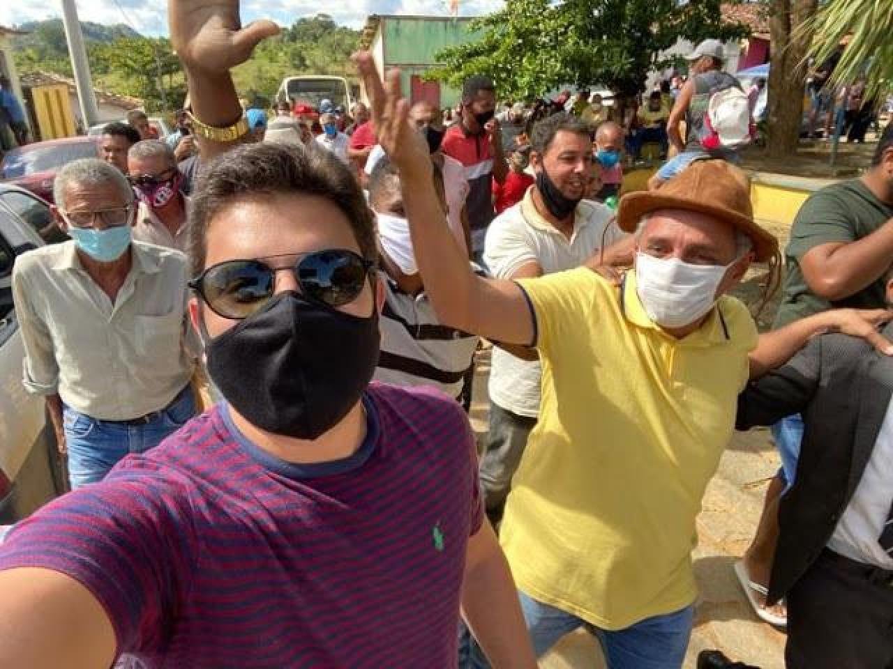 JUSTIÇA PROÍBE PREFEITO DE IGUAÍ DE AGLOMERAR 