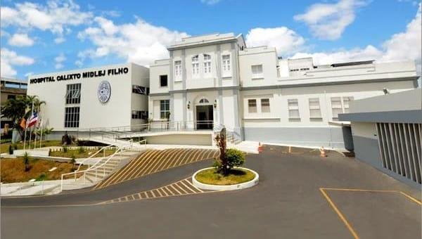 “SE NÃO EXISTE INADIMPLÊNCIA, POR QUE OS PRESTADORES ESTÃO SUSPENDENDO ATENDIMENTOS?” QUESTIONA VILA NOVA SOBRE CRISE NO PLANSERV