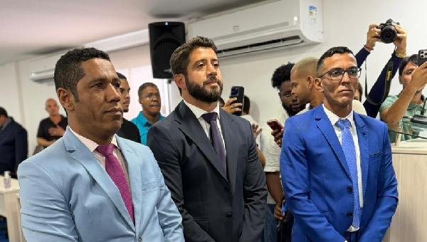 CÂMARA DE LAURO DE FREITAS DÁ POSSE A TRÊS NOVOS VEREADORES APÓS CASSAÇÃO POR FRAUDE À COTA DE GÊNERO