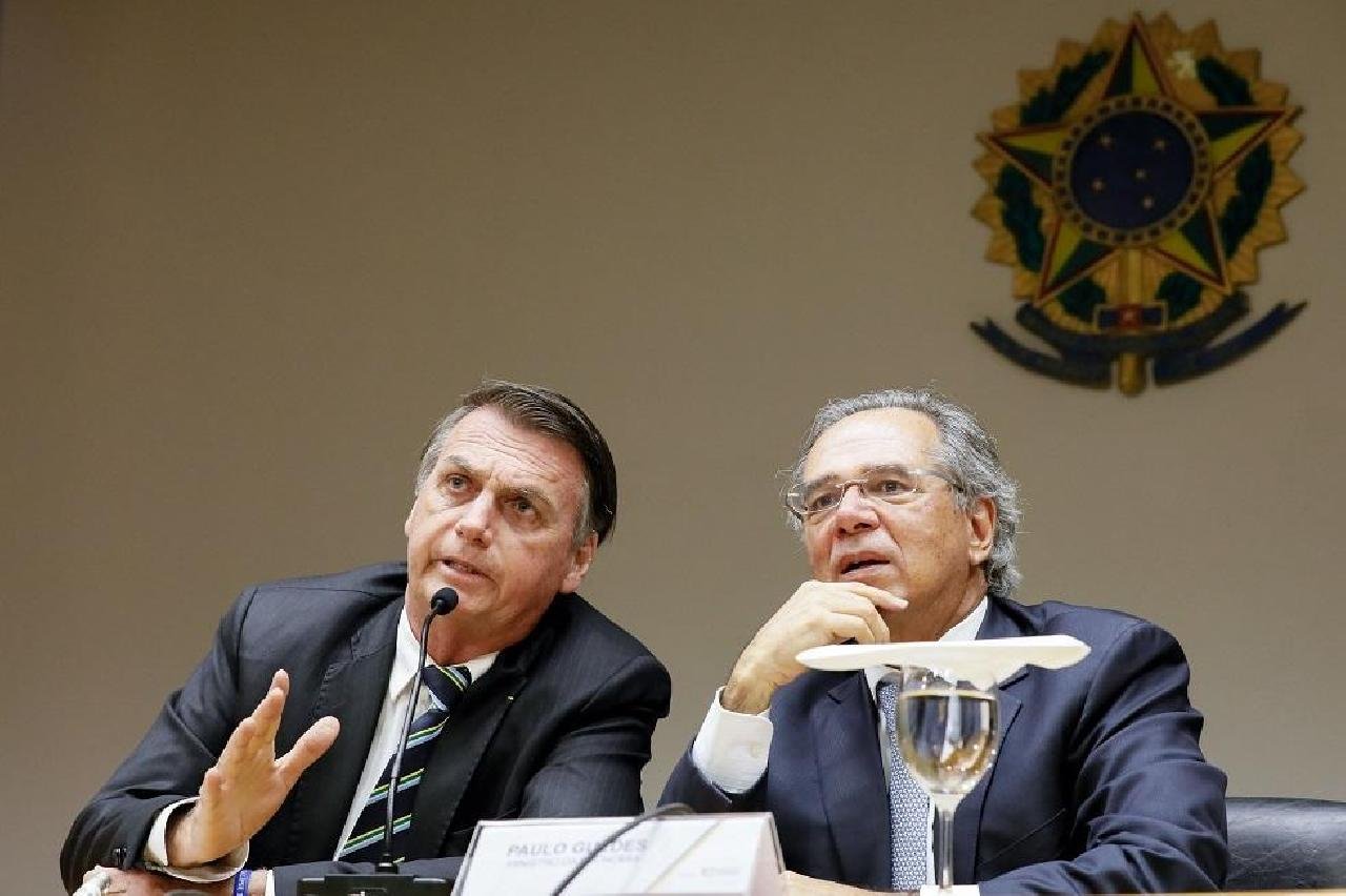 GOVERNO SUSPENDE POR 120 DIAS BLOQUEIO DE PAGAMENTO DE BENEFÍCIOS GOVERNO SUSPENDE POR 120 DIAS BLOQUEIO DE PAGAMENTO DE BENEFÍCIOS