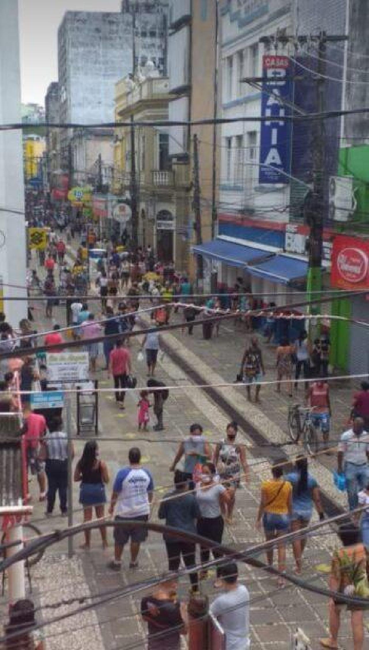 REABERTURA DO COMÉRCIO ENCHE RUAS CENTRAIS DE ILHÉUS REABERTURA DO COMÉRCIO ENCHE RUAS CENTRAIS DE ILHÉUS