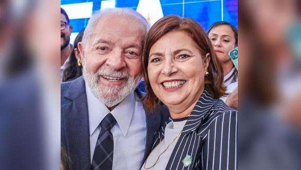 COMPANHEIRO DE ADÉLIA, LULA PEDE QUE BRASILEIROS VOTEM EM NOMES DE SEU TIME