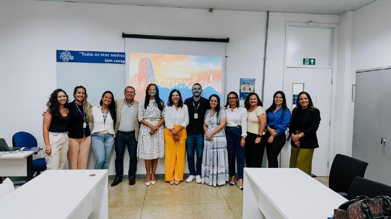 SECRETARIA DE POLÍTICAS PARA MULHERES FIRMA PARCERIAS PARA ACOLHIMENTO E CAPACITAÇÃO PROFISSIONAL SECRETARIA DE POLÍTICAS PARA MULHERES FIRMA PARCERIAS PARA ACOLHIMENTO E CAPACITAÇÃO PROFISSIONAL
