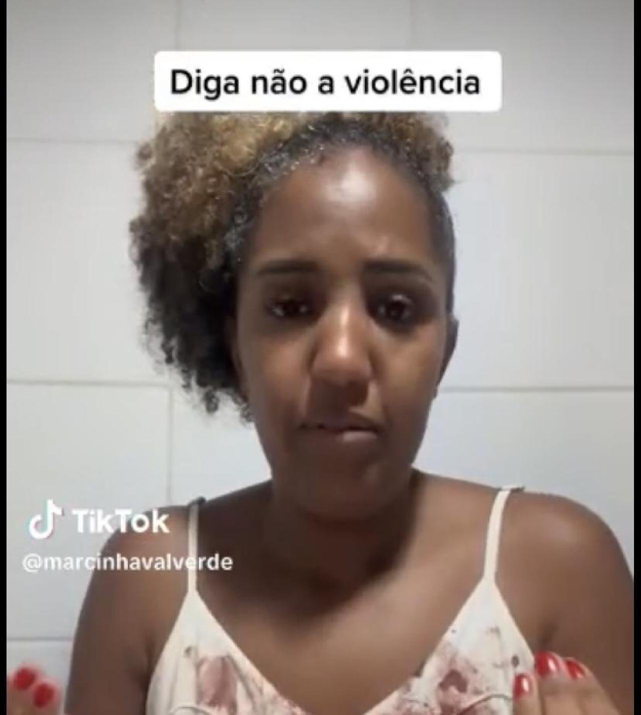 “FOMOS AGREDIDOS VERBALMENTE E FISICAMENTE” DIZ ESPOSA DE VEREADOR AGREDIDA DURANTE PROTESTO EM ILHÉUS “FOMOS AGREDIDOS VERBALMENTE E FISICAMENTE” DIZ ESPOSA DE VEREADOR AGREDIDA DURANTE PROTESTO EM ILHÉUS